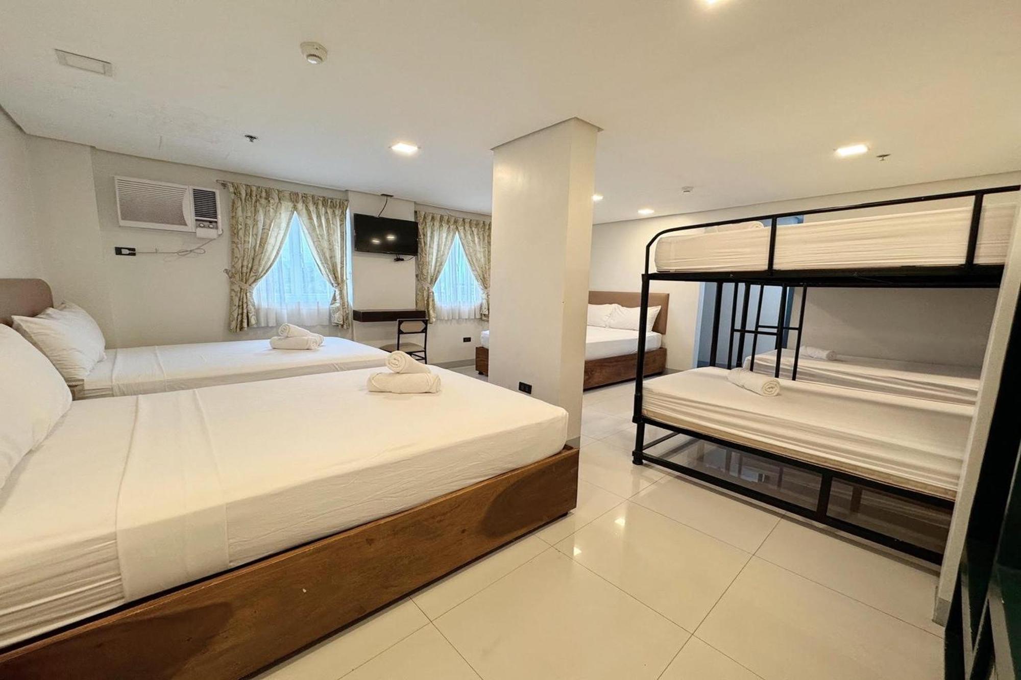 Belltower Csheli Suites Bantay - Vigan Bagian luar foto